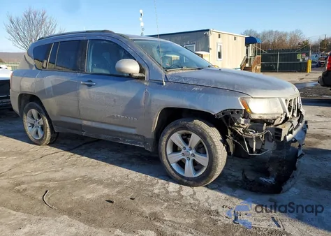 2015 Jeep Compass Latitude z USA, uszkodzony, nr VIN 1C4NJDEBXFD408916